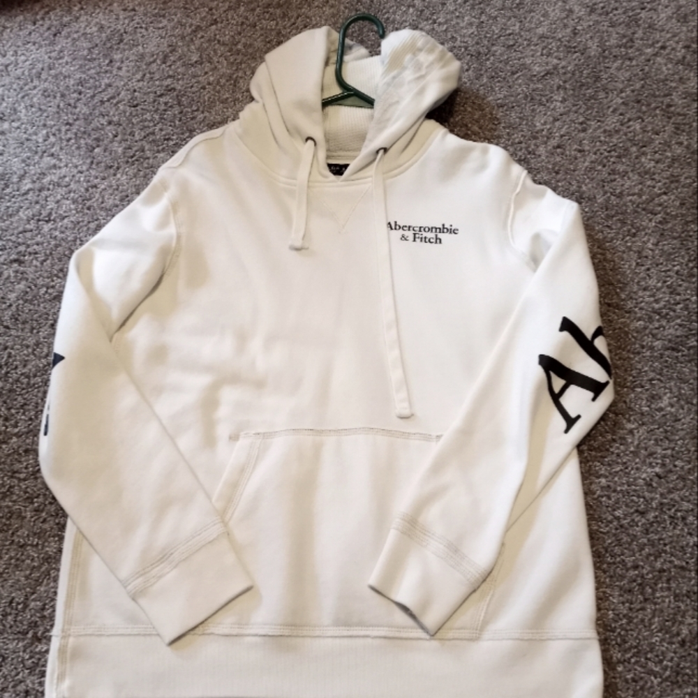 A & E size small sweatshirt